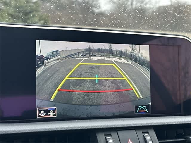 Thumbnail: 2021 Lexus ES - 14