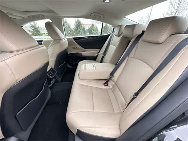 Thumbnail: 2021 Lexus ES - 19