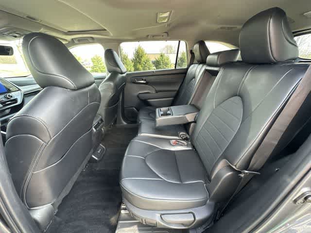 Thumbnail: 2023 Toyota Highlander - 19