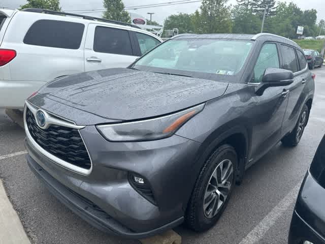Thumbnail: 2022 Toyota Highlander - 1