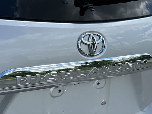 Thumbnail: 2012 Toyota Highlander - 28