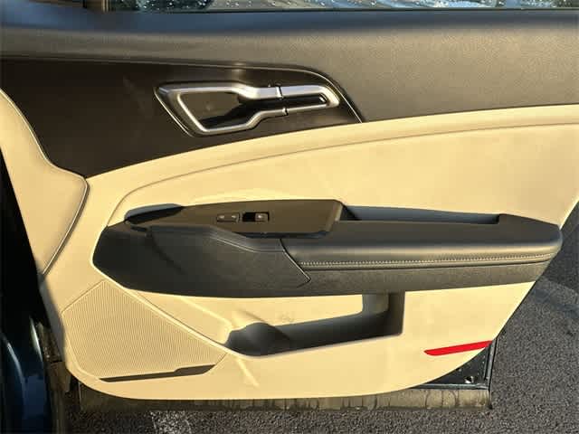 Thumbnail: 2023 Kia Sportage - 24