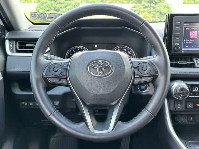 Thumbnail: 2022 Toyota RAV4 - 8