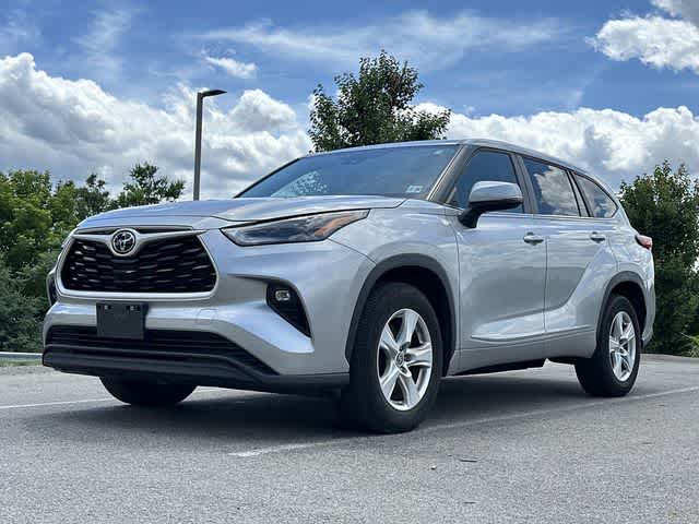 Thumbnail: 2023 Toyota Highlander - 18