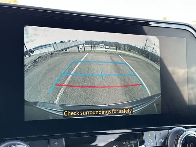 Thumbnail: 2023 Toyota Highlander - 14