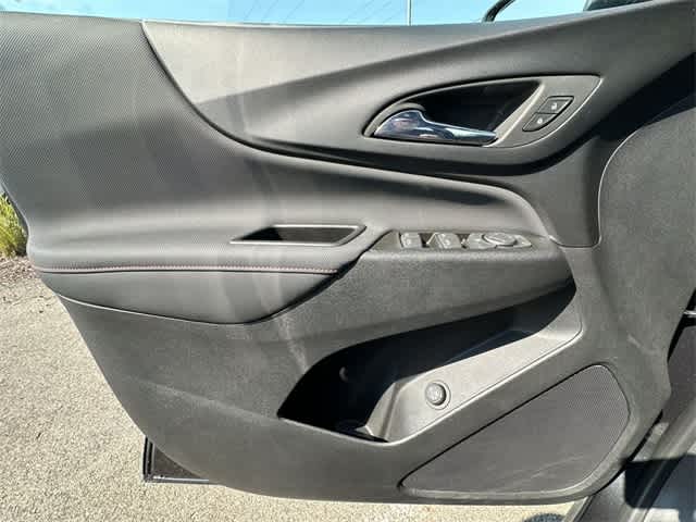 Thumbnail: 2022 Chevrolet Equinox - 18