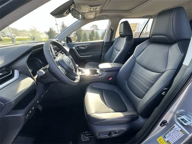 Thumbnail: 2025 Toyota RAV4 - 17