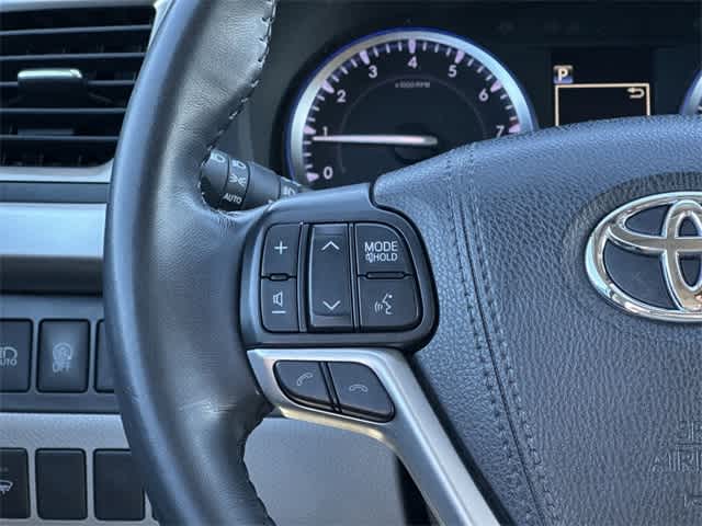 Thumbnail: 2018 Toyota Highlander - 9