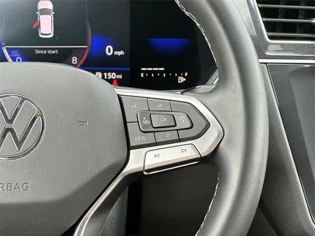 Thumbnail: 2022 Volkswagen Tiguan - 10