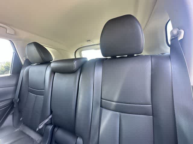 Thumbnail: 2016 Nissan Rogue - 16