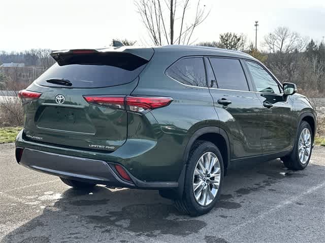 Thumbnail: 2023 Toyota Highlander - 25