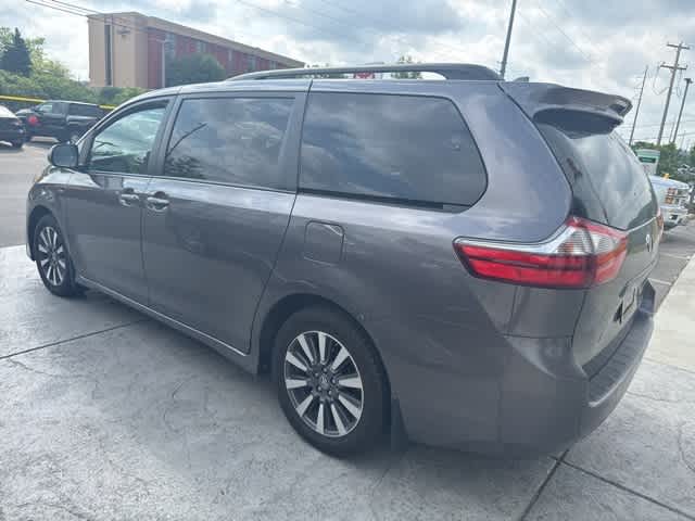 Thumbnail: 2020 Toyota Sienna - 5