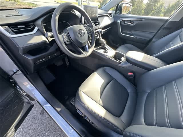 Thumbnail: 2025 Toyota RAV4 - 16