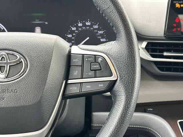 Thumbnail: 2023 Toyota Sienna - 10
