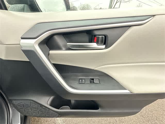 Thumbnail: 2024 Toyota RAV4 - 21