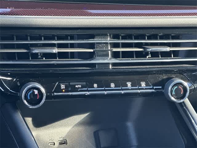 Thumbnail: 2024 Chevrolet Traverse - 17