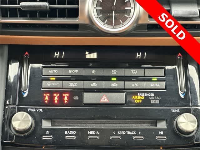 Thumbnail: 2022 Lexus IS - 16