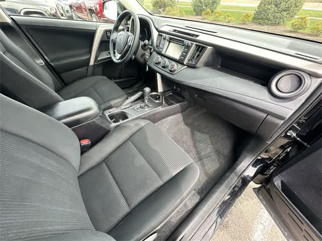 Thumbnail: 2018 Toyota RAV4 - 16