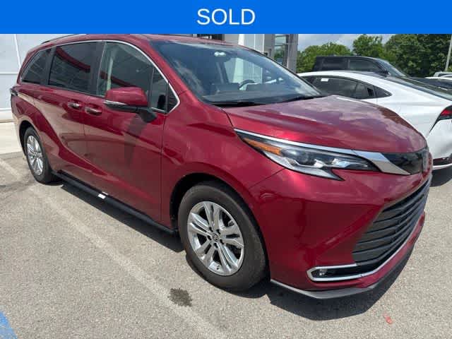 Thumbnail: 2023 Toyota Sienna - 2