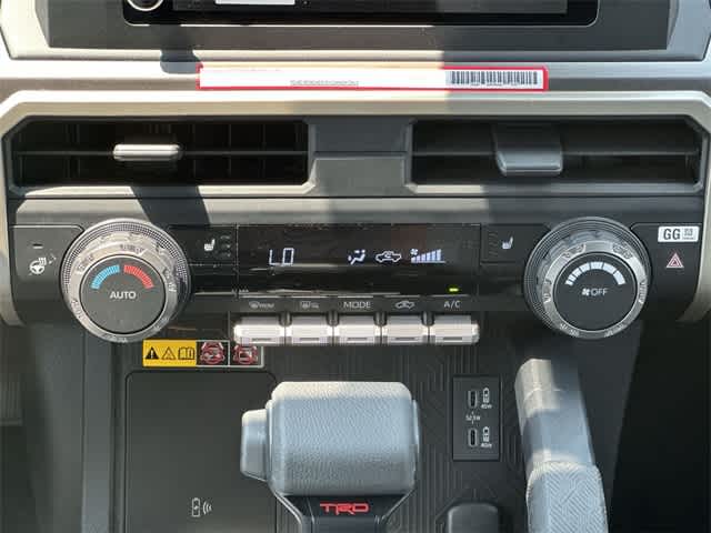 2024 Toyota Tacoma TRD Off-Road 13