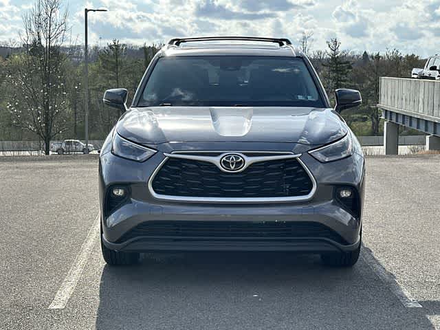 Thumbnail: 2023 Toyota Highlander - 33