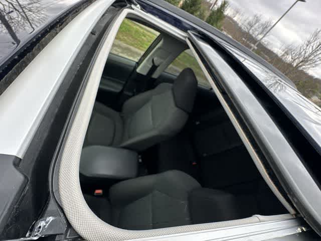 Thumbnail: 2022 Toyota RAV4 - 6