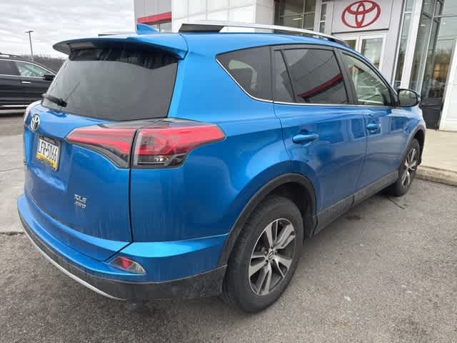 Thumbnail: 2017 Toyota RAV4 - 3