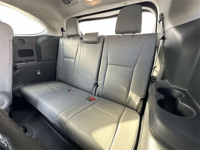 Thumbnail: 2024 Toyota Highlander - 20