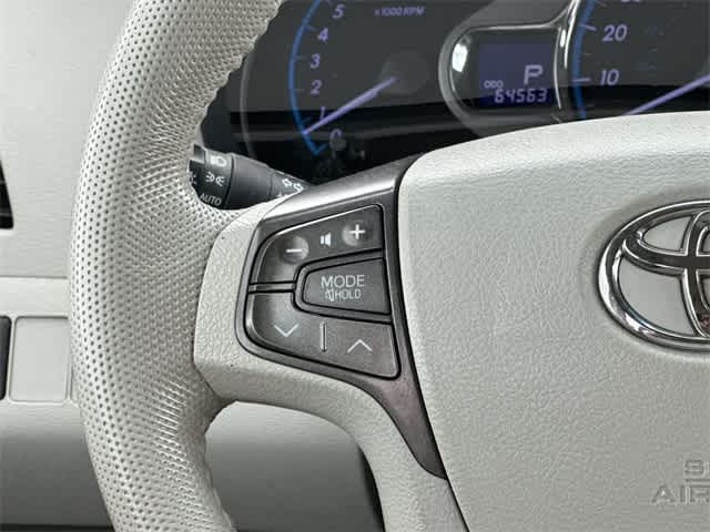 Thumbnail: 2013 Toyota Sienna - 9