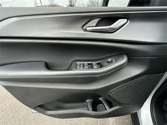 Thumbnail: 2023 Jeep Grand Cherokee - 18