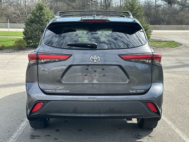 Thumbnail: 2023 Toyota Highlander - 4