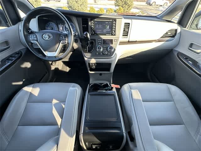 Thumbnail: 2020 Toyota Sienna - 21