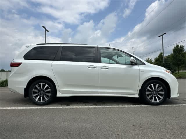 2019 Toyota Sienna SE Premium 3