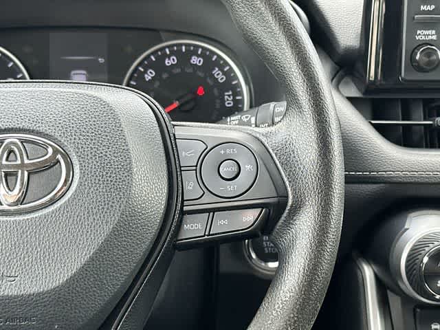 Thumbnail: 2021 Toyota RAV4 - 9