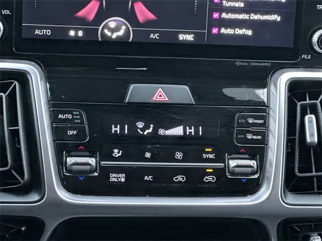 Thumbnail: 2023 Kia Sorento - 16