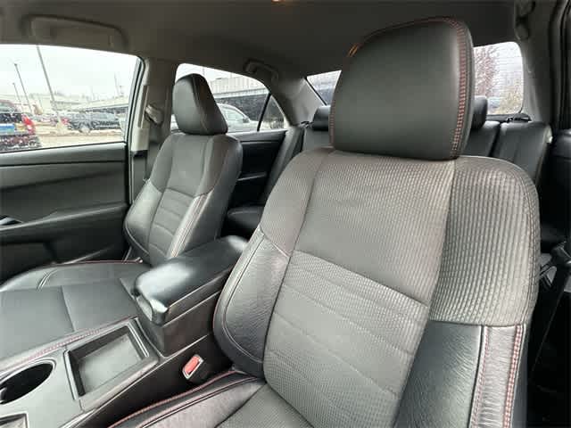 Thumbnail: 2016 Toyota Camry - 12