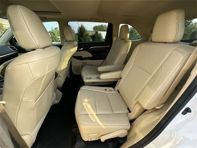 Thumbnail: 2018 Toyota Highlander - 20