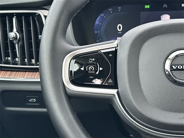 Thumbnail: 2025 Volvo S60 - 9