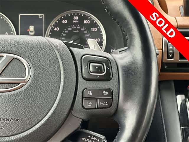 Thumbnail: 2022 Lexus IS - 10