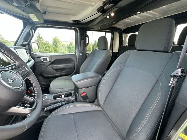 Thumbnail: 2025 Jeep Gladiator - 17