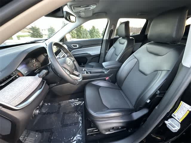 Thumbnail: 2022 Jeep Compass - 17