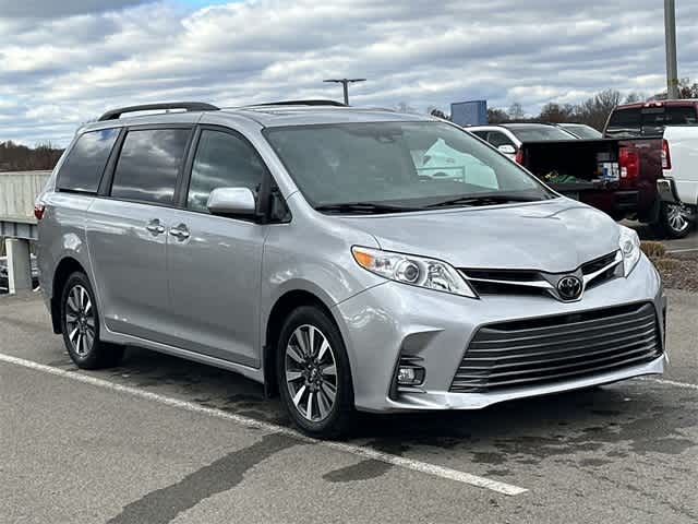 Thumbnail: 2018 Toyota Sienna - 23