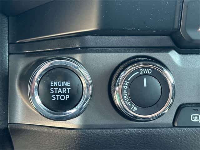 Thumbnail: 2019 Toyota Tacoma - 10