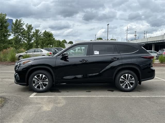 Thumbnail: 2024 Toyota Highlander - 2
