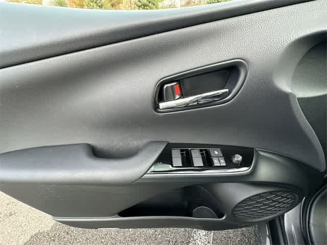 Thumbnail: 2022 Toyota Prius - 17