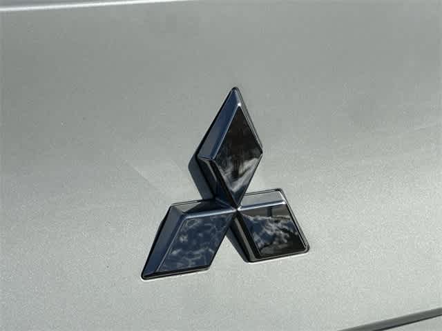 Thumbnail: 2025 Mitsubishi Outlander - 32