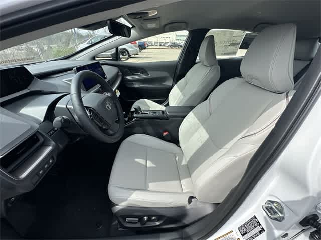 2025 Toyota Prius XLE 15