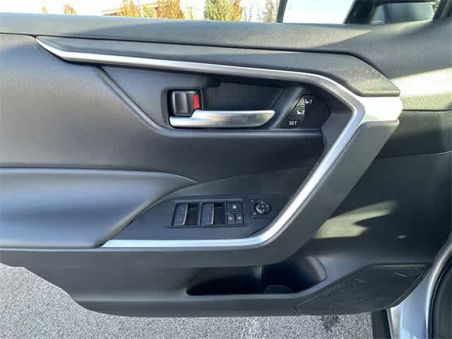 Thumbnail: 2025 Toyota RAV4 - 18