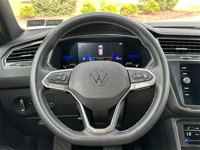 Thumbnail: 2022 Volkswagen Tiguan - 8