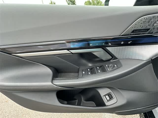 Thumbnail: 2024 BMW i5 - 19